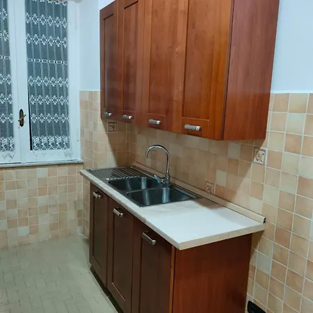La Casa Di Norma- Centro 4 Posti Letto Apartment *