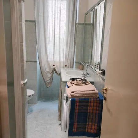 La Casa Di Norma- Centro 4 Posti Letto *